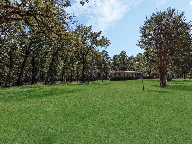 101 Tall Timbers Street, Huntsville, TX 77320