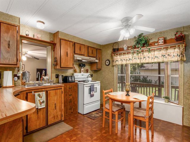 101 Tall Timbers Street, Huntsville, TX 77320