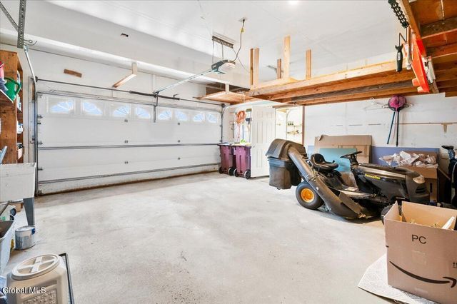 3 Quail Hollow Court, Clifton Park, NY 12065