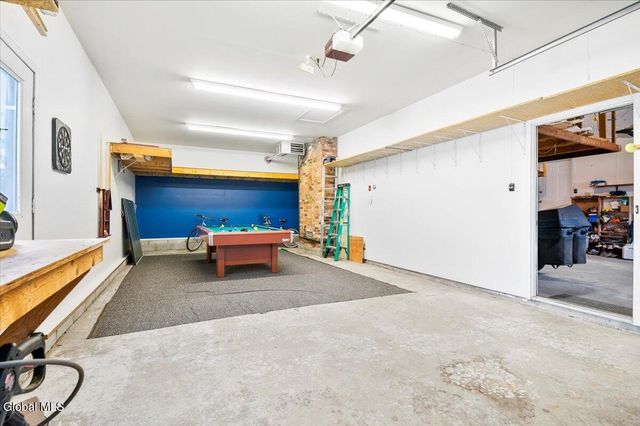 3 Quail Hollow Court, Clifton Park, NY 12065