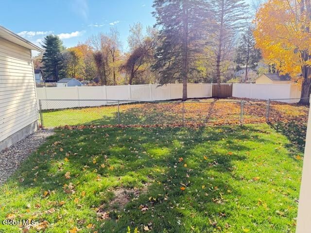 3 Quail Hollow Court, Clifton Park, NY 12065