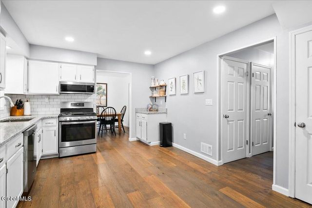 3 Quail Hollow Court, Clifton Park, NY 12065