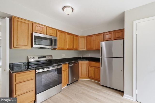 3861 PERSIMMON CIR, Fairfax, VA 22031