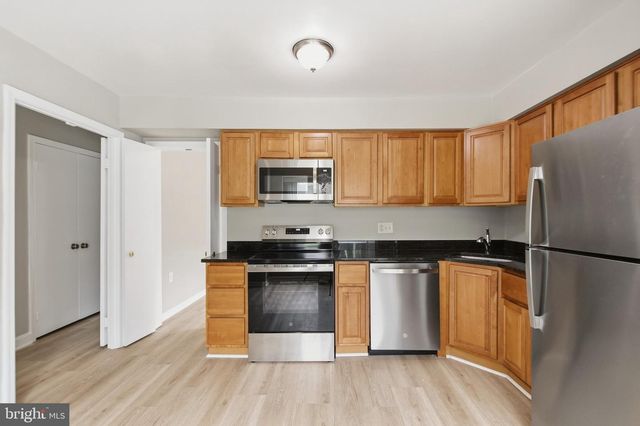 3861 PERSIMMON CIR, Fairfax, VA 22031