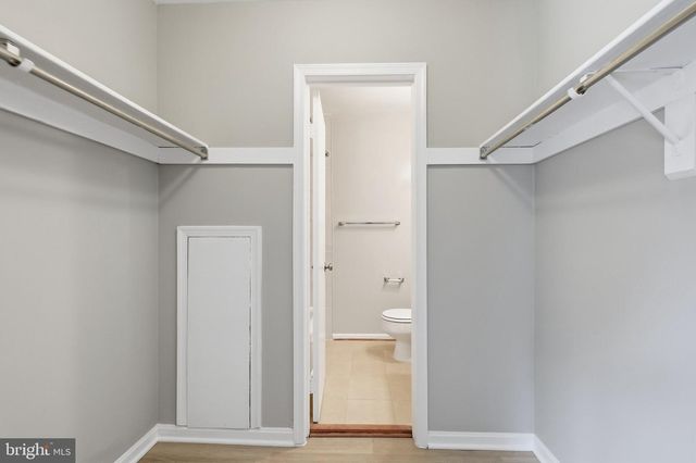 3861 PERSIMMON CIR, Fairfax, VA 22031