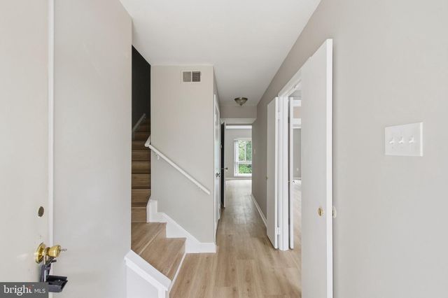 3861 PERSIMMON CIR, Fairfax, VA 22031