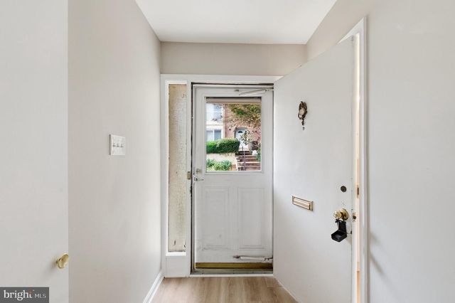 3861 PERSIMMON CIR, Fairfax, VA 22031