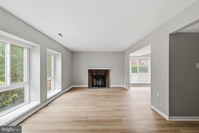 3861 PERSIMMON CIR, Fairfax, VA 22031