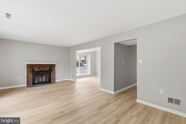3861 PERSIMMON CIR, Fairfax, VA 22031