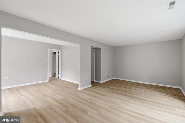 3861 PERSIMMON CIR, Fairfax, VA 22031
