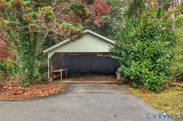 18518 Rowanty Ln, Dinwiddie, VA 23841