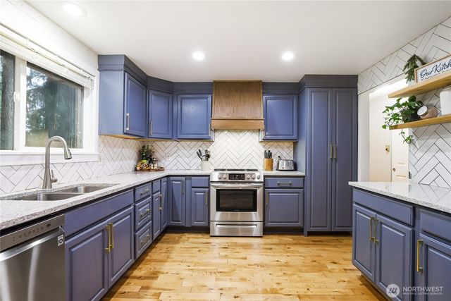 3873 Canterbury Place SE, Port Orchard, WA 98366