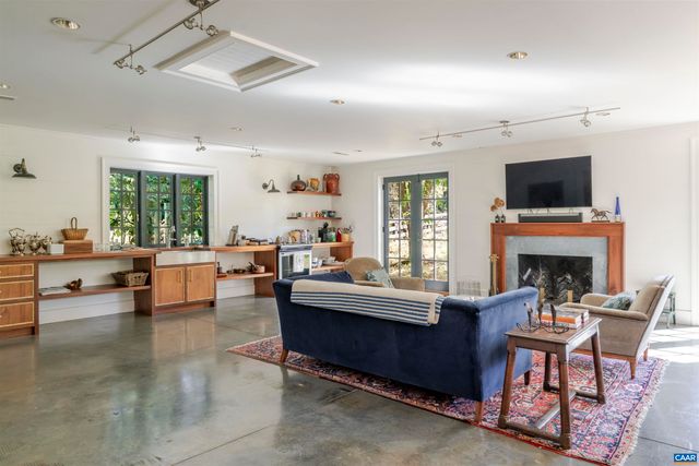 651 IVY DEPOT RD, Charlottesville, VA 22903