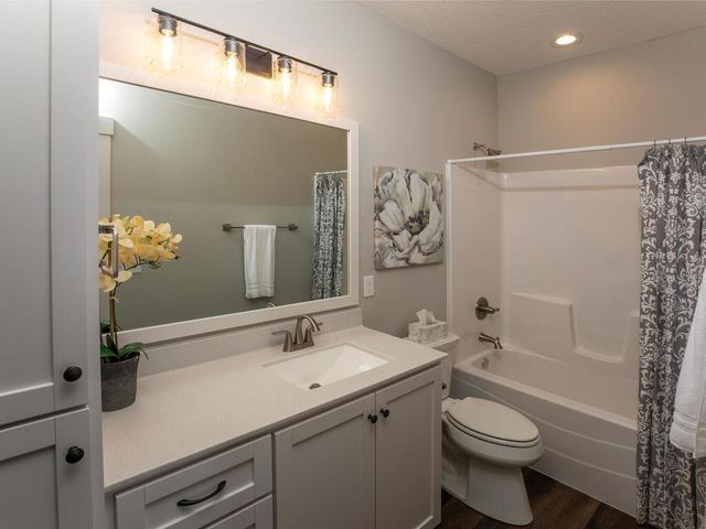 10036 211th Street N, Forest Lake, MN 55025