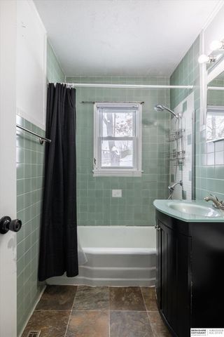 7420 S 72nd Avenue, La Vista, NE 68128