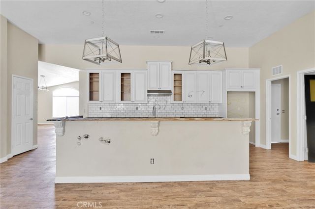 17877 Cabazon, Apple Valley, CA 92307
