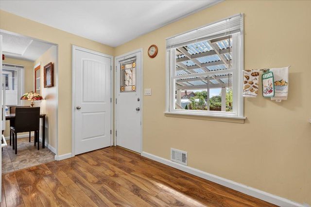 1411 W Glass Ave, Spokane, WA 99205