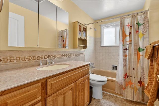 1411 W Glass Ave, Spokane, WA 99205