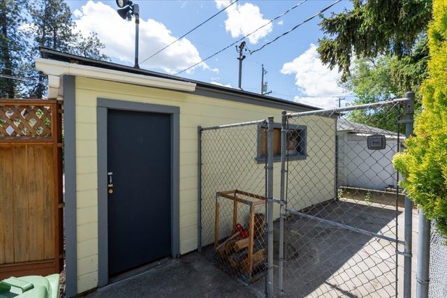1411 W Glass Ave, Spokane, WA 99205