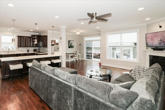 315 W Franklin Street, Wheaton, IL 60187