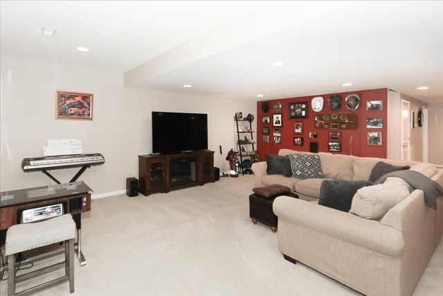 315 W Franklin Street, Wheaton, IL 60187