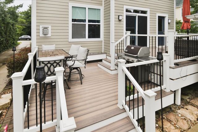 315 W Franklin Street, Wheaton, IL 60187