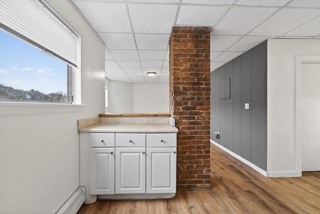 42 Almont St 3R, Medford, MA 02155