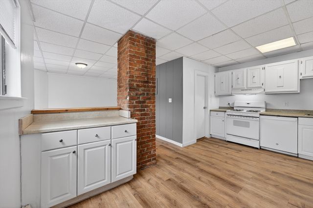 42 Almont St 3R, Medford, MA 02155