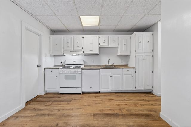 42 Almont St 3R, Medford, MA 02155