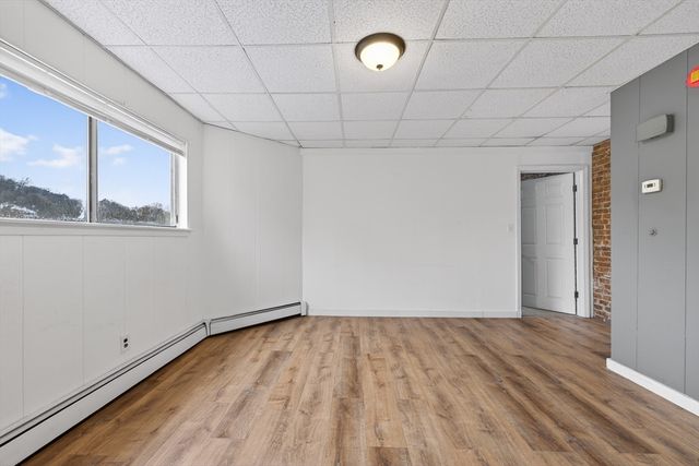 42 Almont St 3R, Medford, MA 02155