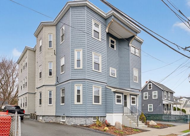 42 Almont St 3R, Medford, MA 02155