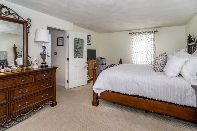 31 Remington Lane, Plymouth, MA 02360