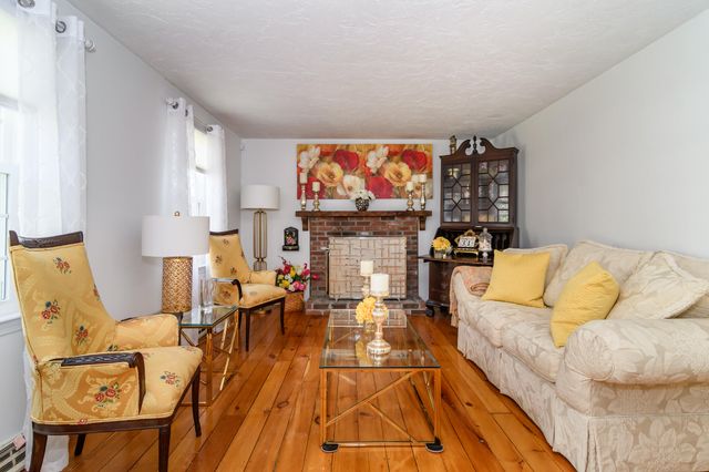 31 Remington Lane, Plymouth, MA 02360