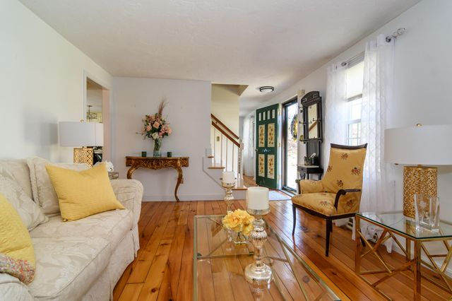 31 Remington Lane, Plymouth, MA 02360