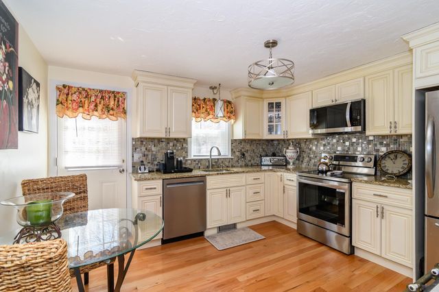 31 Remington Lane, Plymouth, MA 02360