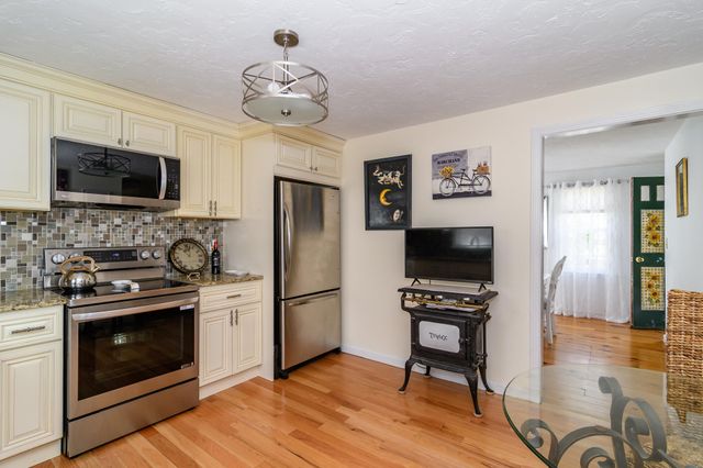 31 Remington Lane, Plymouth, MA 02360