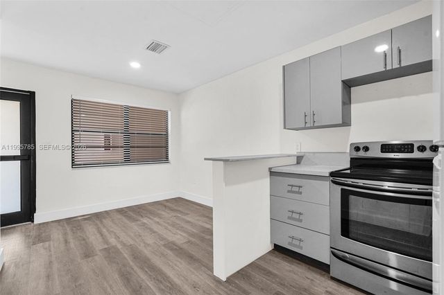 1730 Acapulco Dr 3, Miramar, FL 33023