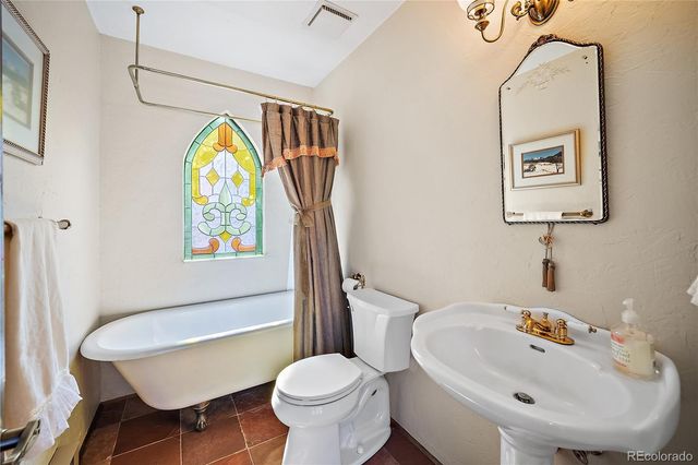 133 Via Vallecito, Manitou Springs, CO 80829