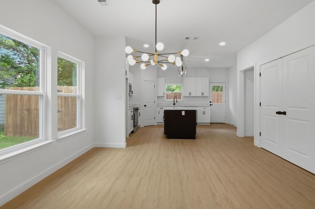 1228 E Tucker Street, Fort Worth, TX 76104