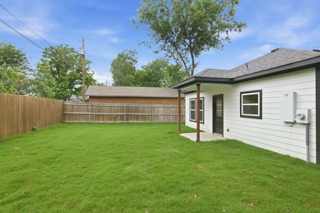 1228 E Tucker Street, Fort Worth, TX 76104