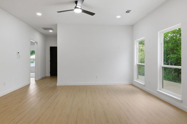 1228 E Tucker Street, Fort Worth, TX 76104
