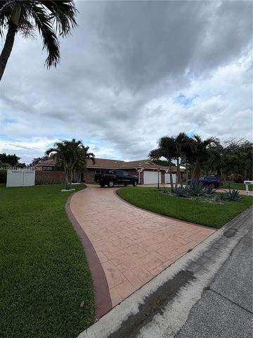 8697 NW 1st Street, Coral Springs, FL 33071