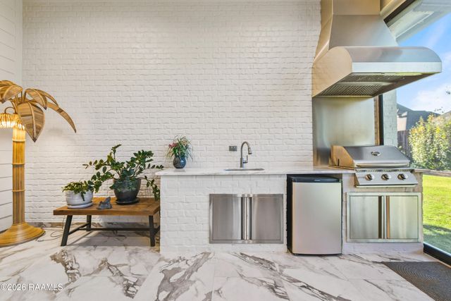 106 Winthorpe Row, Lafayette, LA 70503