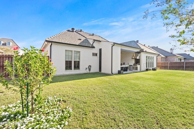 106 Winthorpe Row, Lafayette, LA 70503