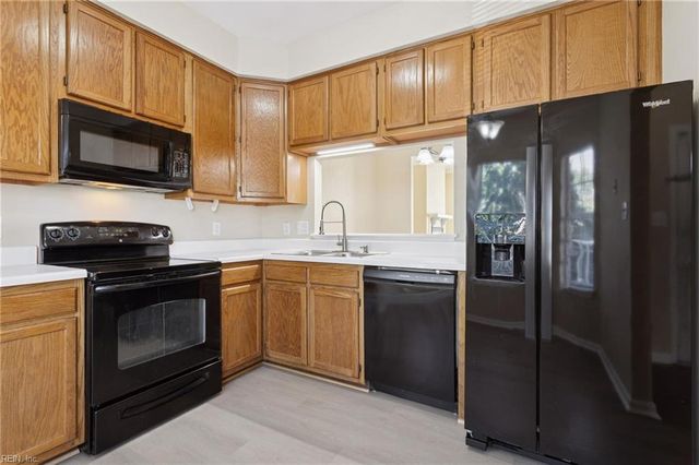 210 Durham CT, Yorktown, VA 23693