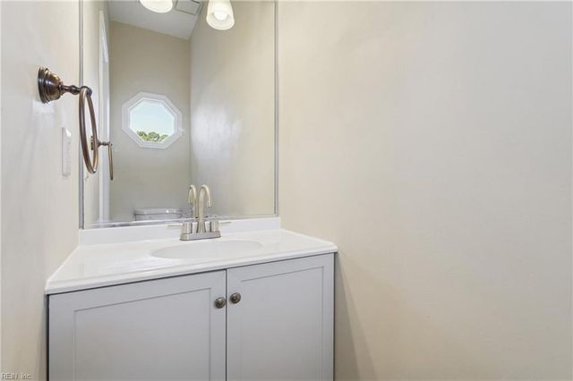 210 Durham CT, Yorktown, VA 23693