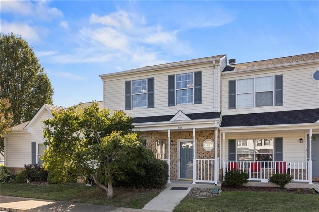 210 Durham CT, Yorktown, VA 23693