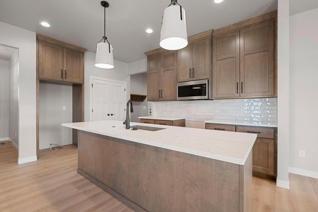 2874 HOWARD, Howard, WI 54313