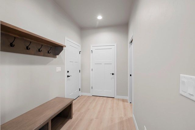 2874 HOWARD, Howard, WI 54313