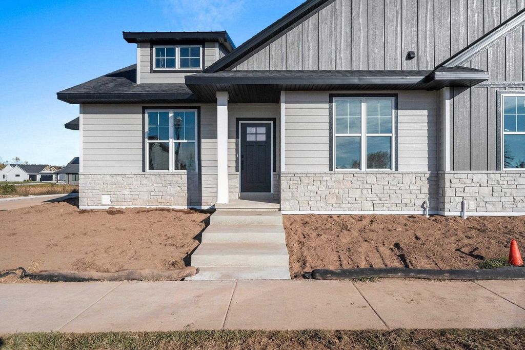 2874 HOWARD, Howard, WI 54313